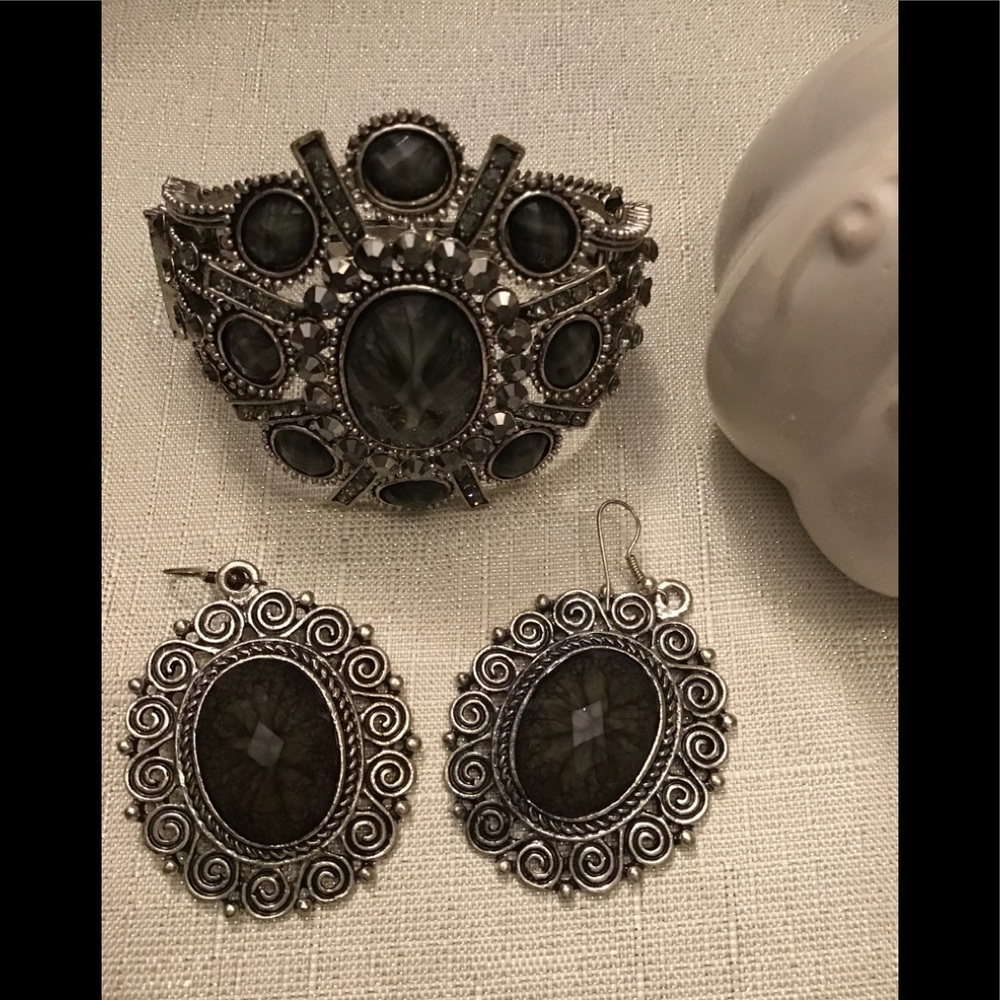 Bracelet & Earrings Set